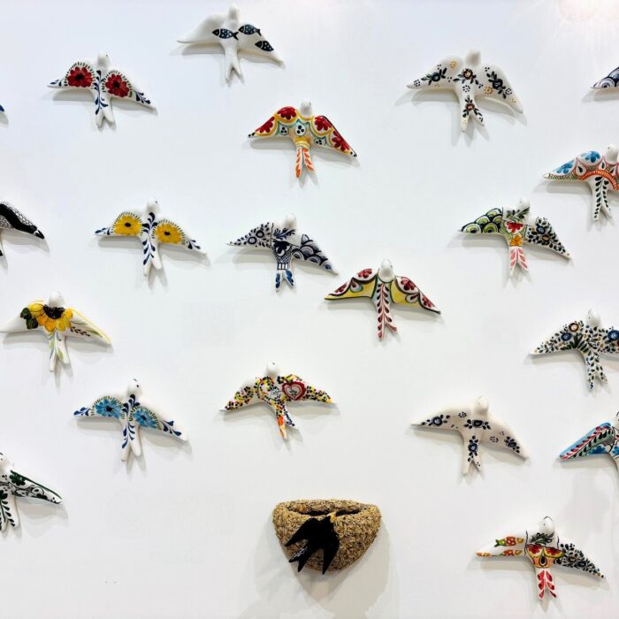 andorinhas em ceramica