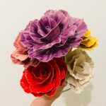 arranjo de flores rosa ceramica