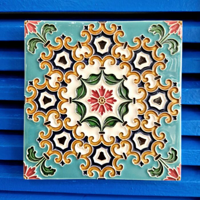 azulejo português alto relevo verde