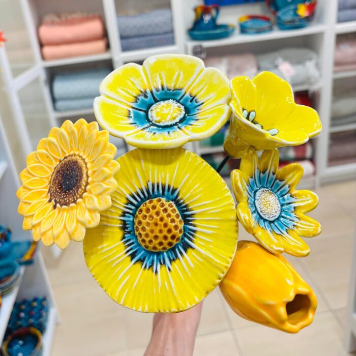 flores cerâmica amarelas
