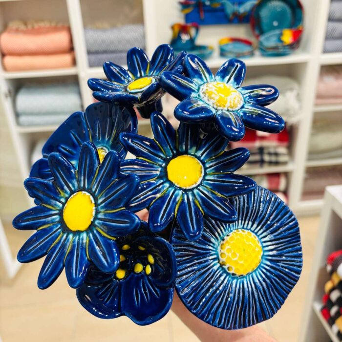 flores cerâmica azuis