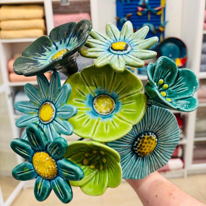 flores cerâmica verdes