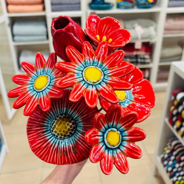flores cerâmica vermelhas