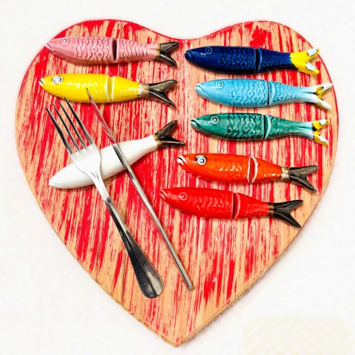 sardinha em ceramica pousa talheres