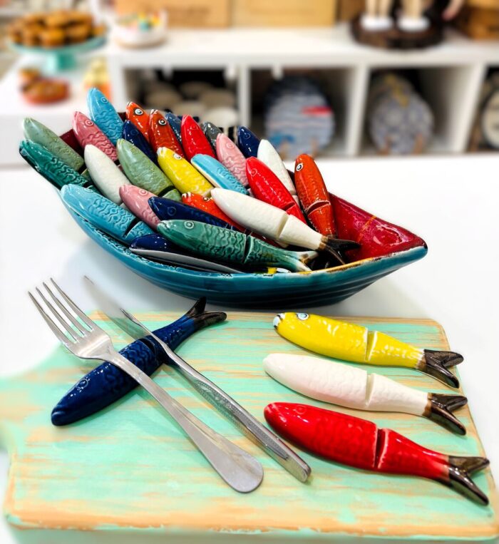 sardinhas em ceramica pousa talher