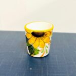 copo de licor com padrão de flor girassol