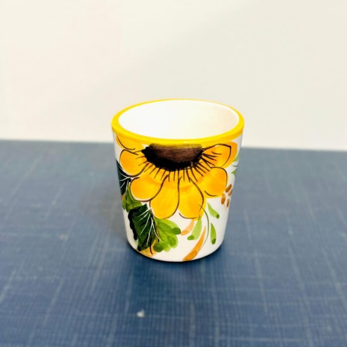 copo de licor com padrão de flor girassol