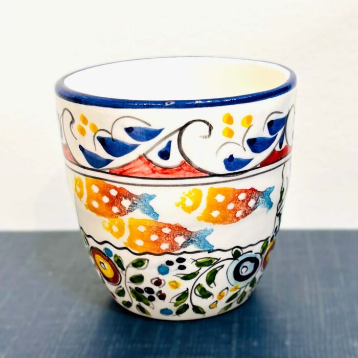 copo para chá com padrão colorido português
