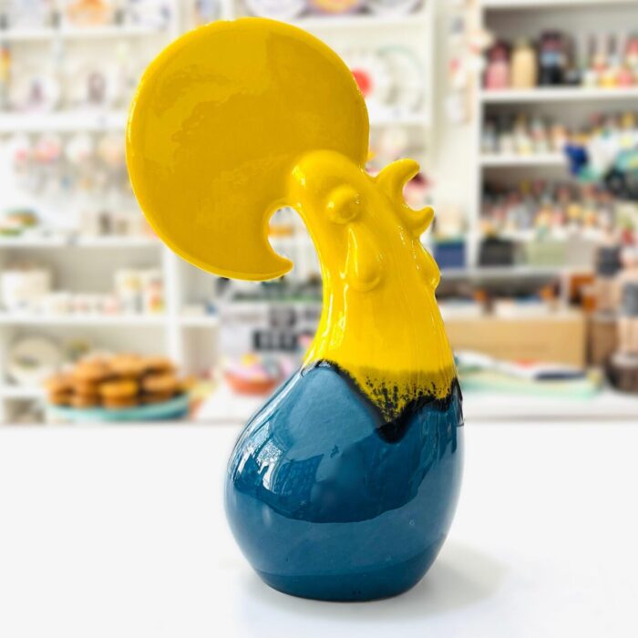 galo de barcelos na cor amarela