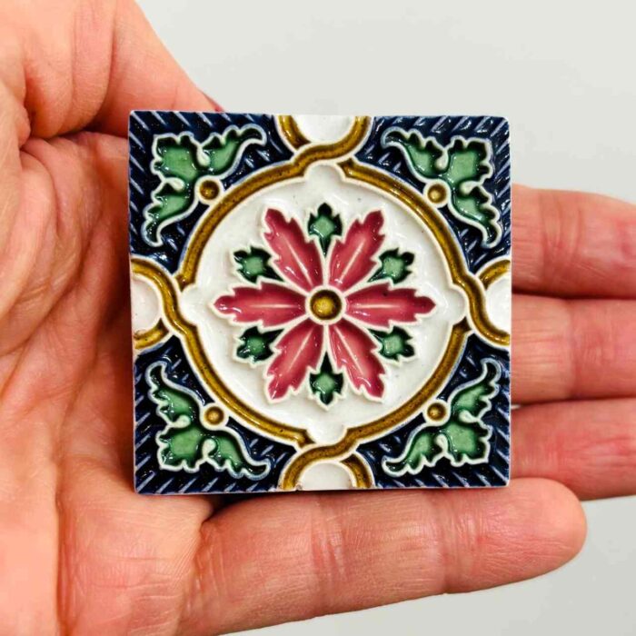 iman de azulejo portugues alto relevo padrão de flor