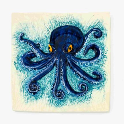 azulejo artesanal de polvo na cor azul em alto relevo