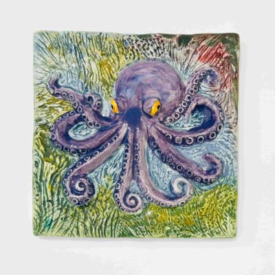 azulejo artesanal de polvo na cor lilás em alto relevo