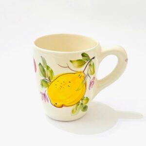 caneca em ceramica com pintura de limões pintada á mão