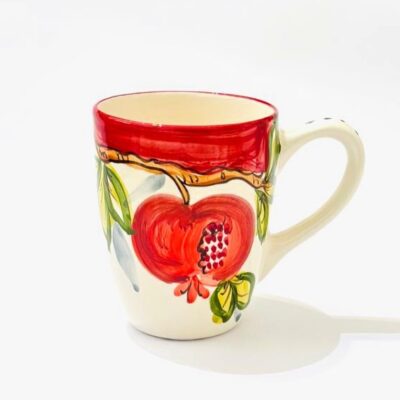 caneca em cerâmica com romãs pintada á mão