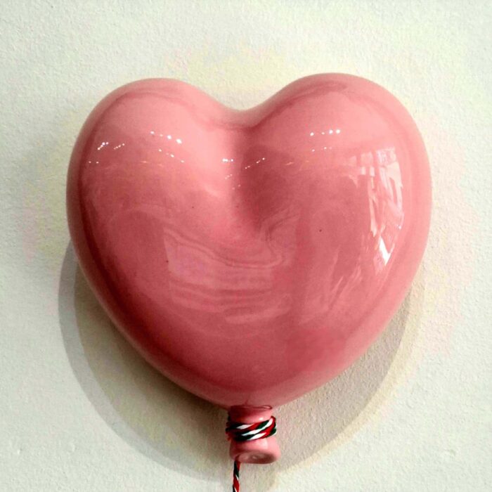 balão com a forma de coração em ceramica cor de rosa
