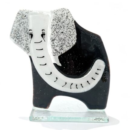 elefante de vidro na cor preta e branca