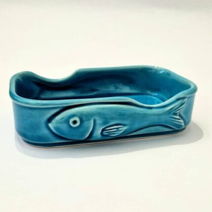 lata em ceramica para colocar sardinhas na cor azul com desenho de sardinha