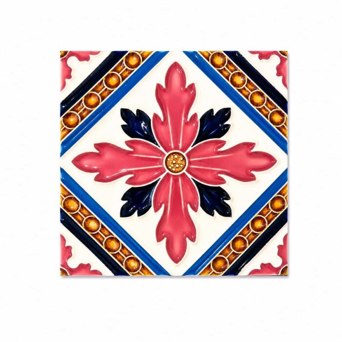 azulejo português com temas florais em rosa