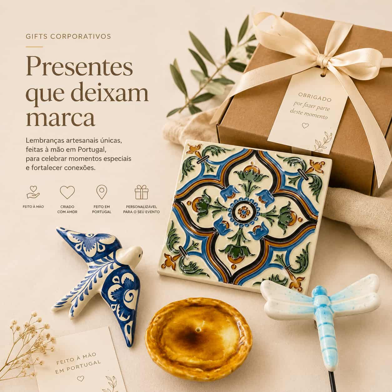 imagem com azulejos, pastel de nata, andorinha em ceramica e uma caixa, para utilizar em enventos corporativos como lembranças