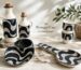 peças em ceramica tradicional com pintura manual inspirada na calçada portuguesa