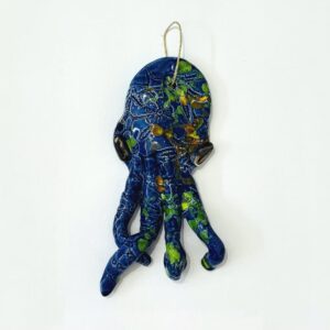 polvo em ceramica na cor azul escuro para pendurar na parede