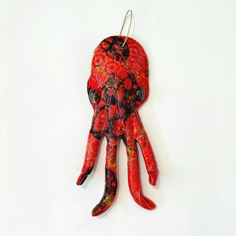 polvo em ceramica na cor vermelha para pendurar na parede polvo em ceramica na cor vermelha para pendurar na parede
